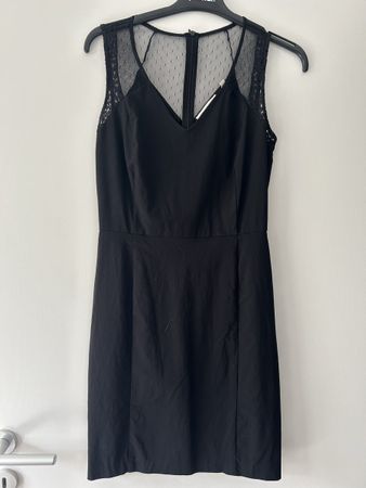 Robe Naf Naf noire taille 34 État neuf