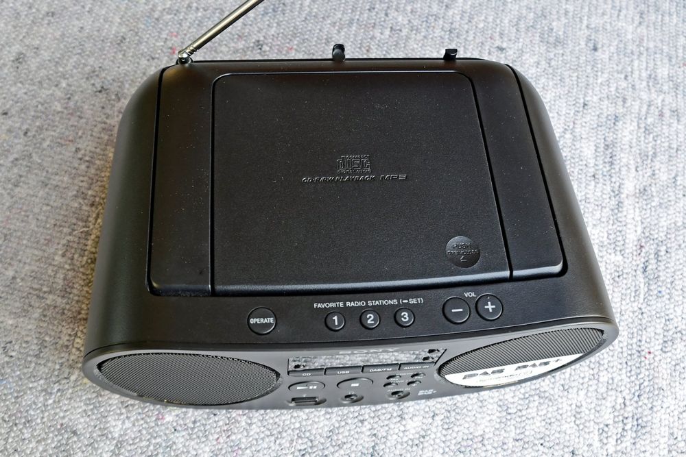 Sony Boombox ZSPS55B, DAB+ Radio und CDPlayer, schwarz Kaufen auf