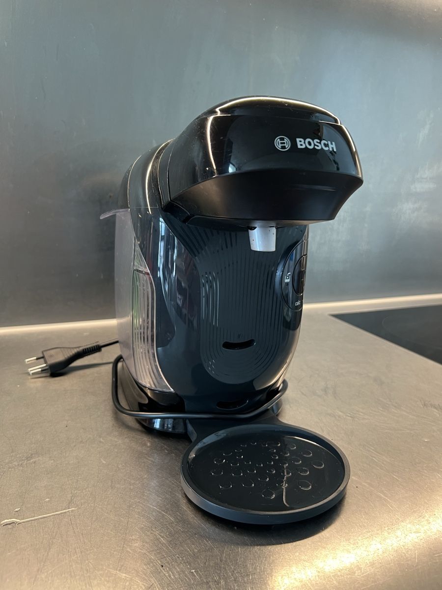 Bosch Kaffeemaschinen & Espressomaschinen: Bosch Tassimo coffee machine +2x reusable coffee pods – Gebraucht aus Zürich von Mariia_burlachenko 1
