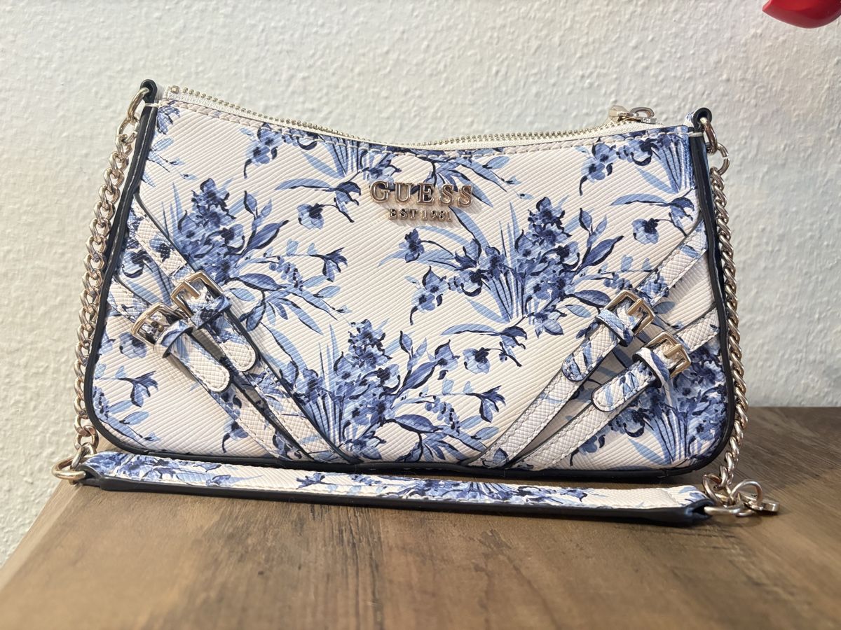 Guess Sacs femmes: Guess Tasche  – Neuf (Voir description) à Luzern par lea_7hn8 1