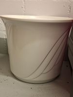 Grosser Übertopf, weiss/glänzend