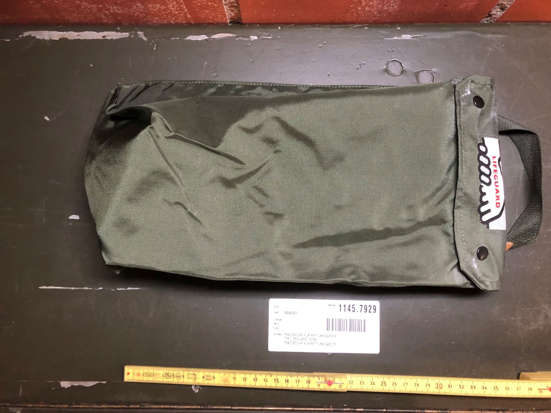 Schweizer Armee Borse: Schweizer Luftwaffe Pilot Life Jacket Tasche Rettungsweste – Usato da Madiswil venduto da TEMISO 2