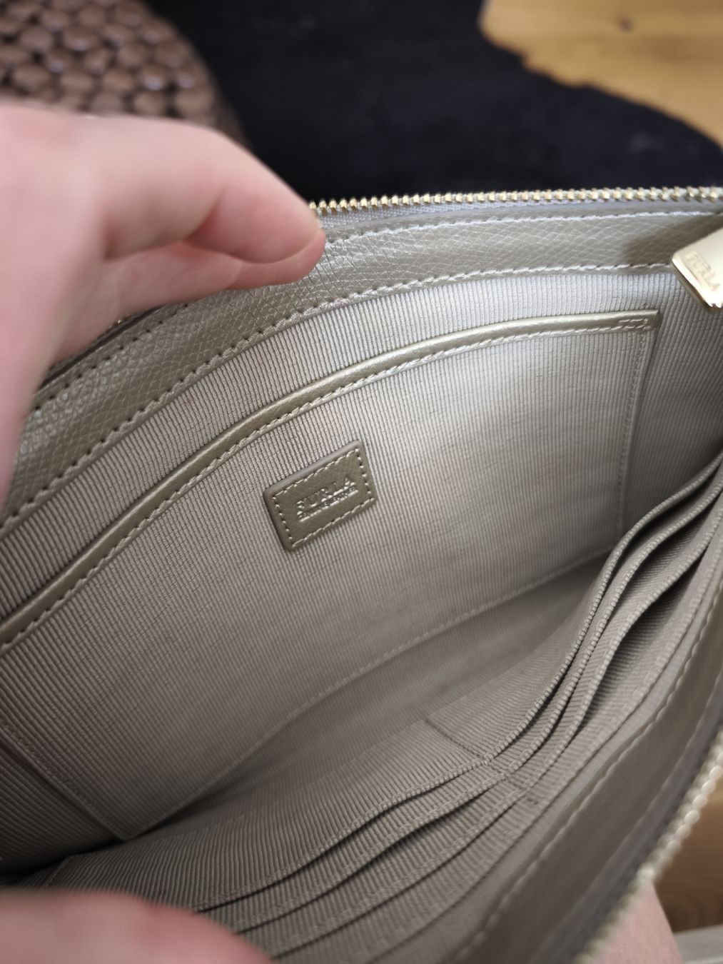 Furla Borse da donna: Clutch von Furla aus Leder – Usato da Oberuzwil venduto da nat_2kxw 3