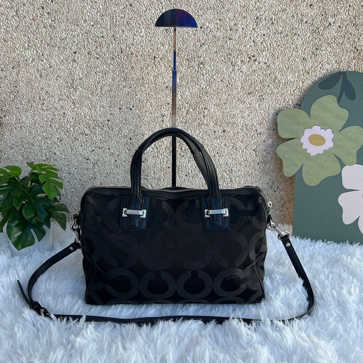 Coach Taschen für Damen: Schwarze Coach Handtasche, neuwertig - ein Schnäppchen! – Neu (gemäss Beschreibung) aus Eggenwil von CNSRVINTAGE