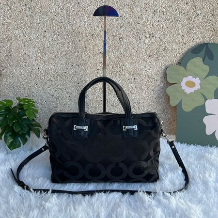 Schwarze Coach Handtasche, neuwertig - ein Schnäppchen!