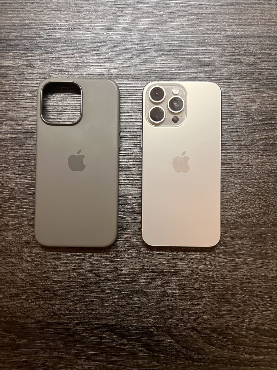 Apple Handys / Smartphones: Iphone 15 Pro Max - Top Zustand – Neu (gemäss Beschreibung) aus Walchwil von mic_c7jc