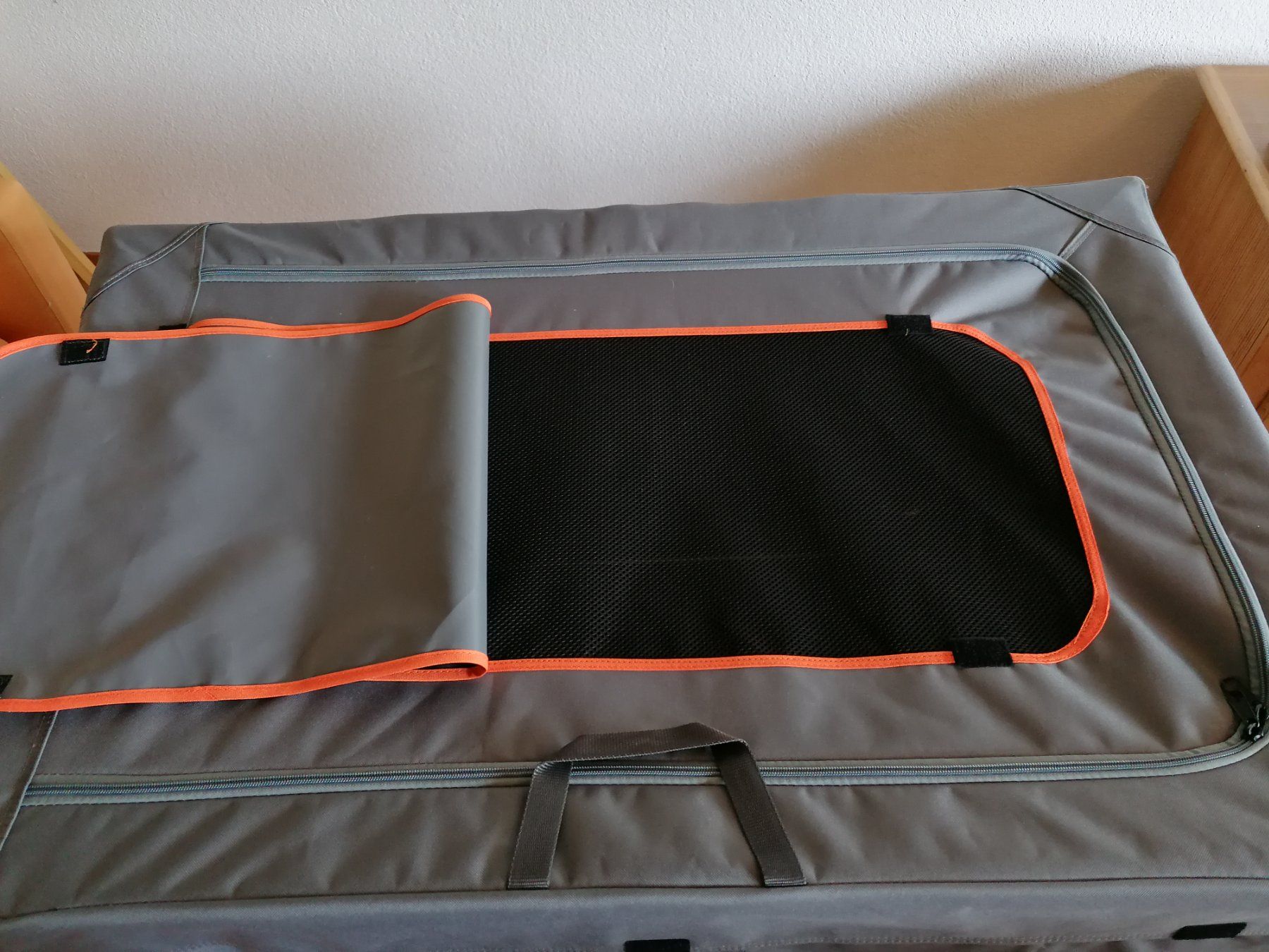Gabbie, trasporto & Sicurezza: Hundebox neuwertig – Usato da Hittnau venduto da dha_6rvj