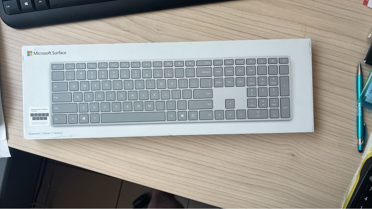 Microsoft Tastaturen: Microsoft Surface Clavier QWERT NEUF – Neu (gemäss Beschreibung) aus Gland von moh_6gtx