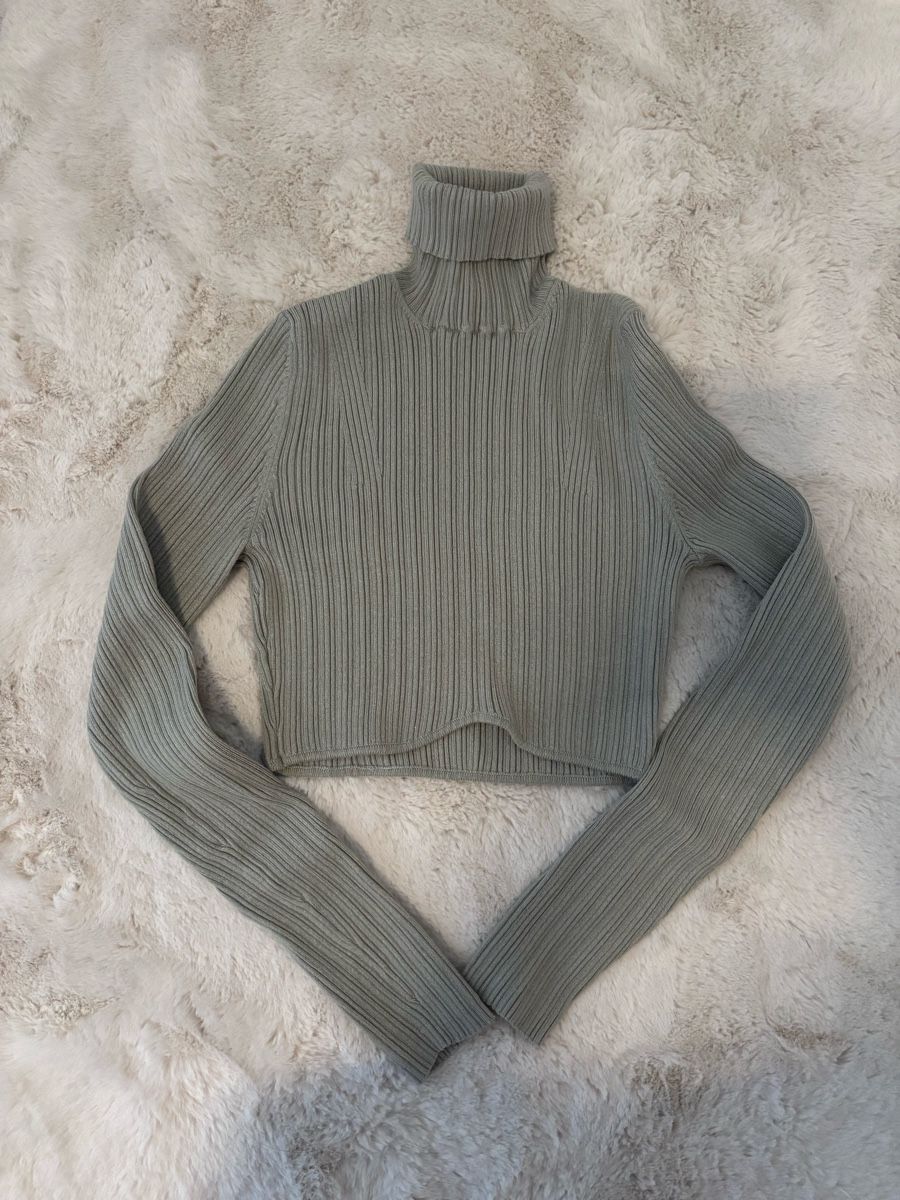 Pullover & Sweatshirts: Bershka Pullover – Gebraucht aus Binningen von Eldissa 1