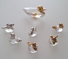 7 Kristall/Glas Enten mit silber -und goldfarbenen Elementen