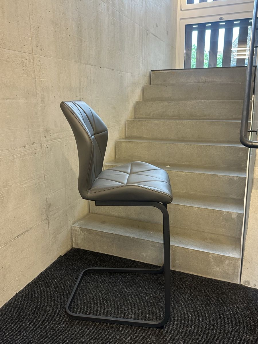 Hochstühle: Modern Bar Stool - Chair- Chocker – Gebraucht aus Meilen von M_71 1