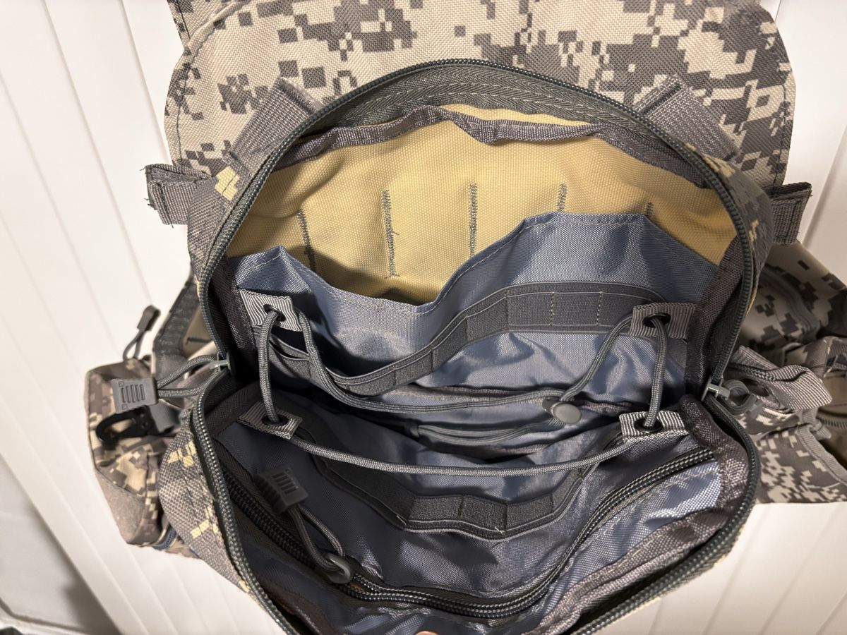 Uniformen: Taktische Weste und Pistolenhalfter – Neu (gemäss Beschreibung) aus Appenzell von pfa_6gzm 2