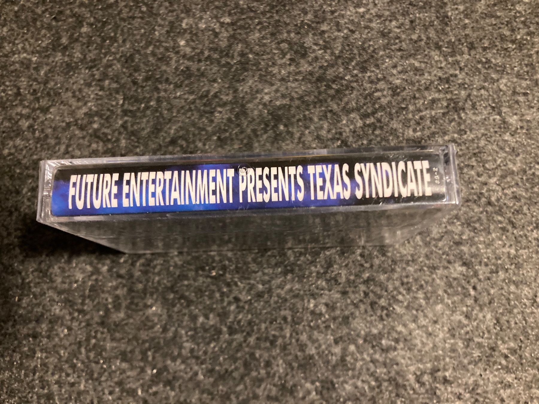 Musicassette: Texas Syndicate - FE Presents Texas Syndicate (MC) – Nuovo e nell'imballaggio originale da Fribourg venduto da Karushi 1