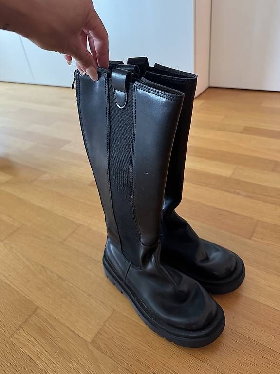 Scarpe da donna: Stiefel, Gr. 38 schwarz – Usato da Uster venduto da cynale 2