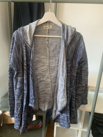 Hollister Cardigan