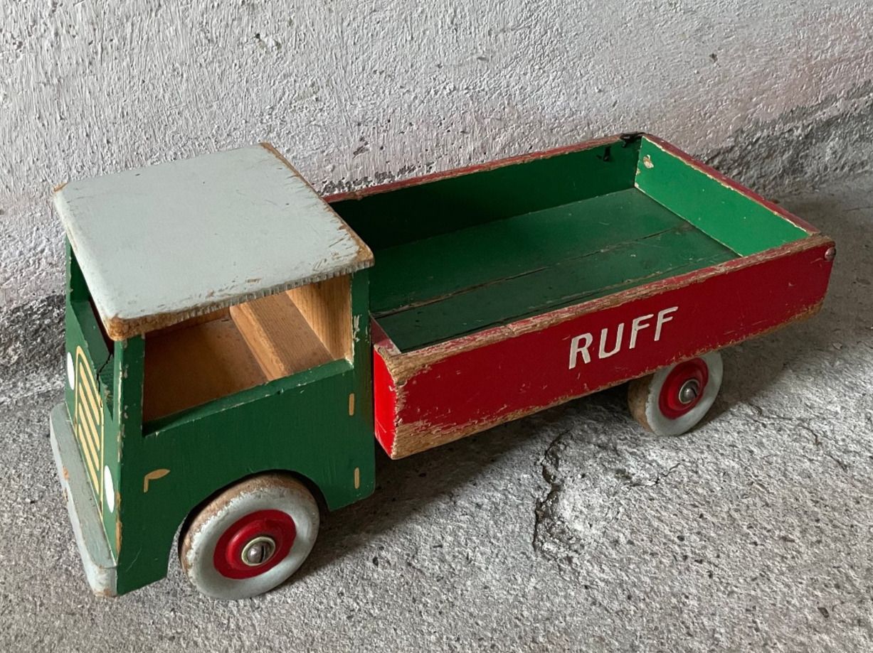 Spielzeuge: Holzlastwagen Ruff – Gebraucht aus Luzern von mintcar