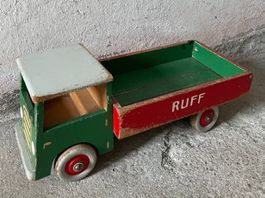 Holzlastwagen Ruff