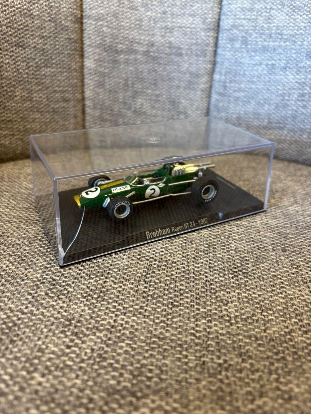 Modellini d'auto: Brabham Repco BT24 1967  1:43  neu mit Vitrine – Nuovo e nell'imballaggio originale da Wetzikon ZH venduto da tuningschmiede