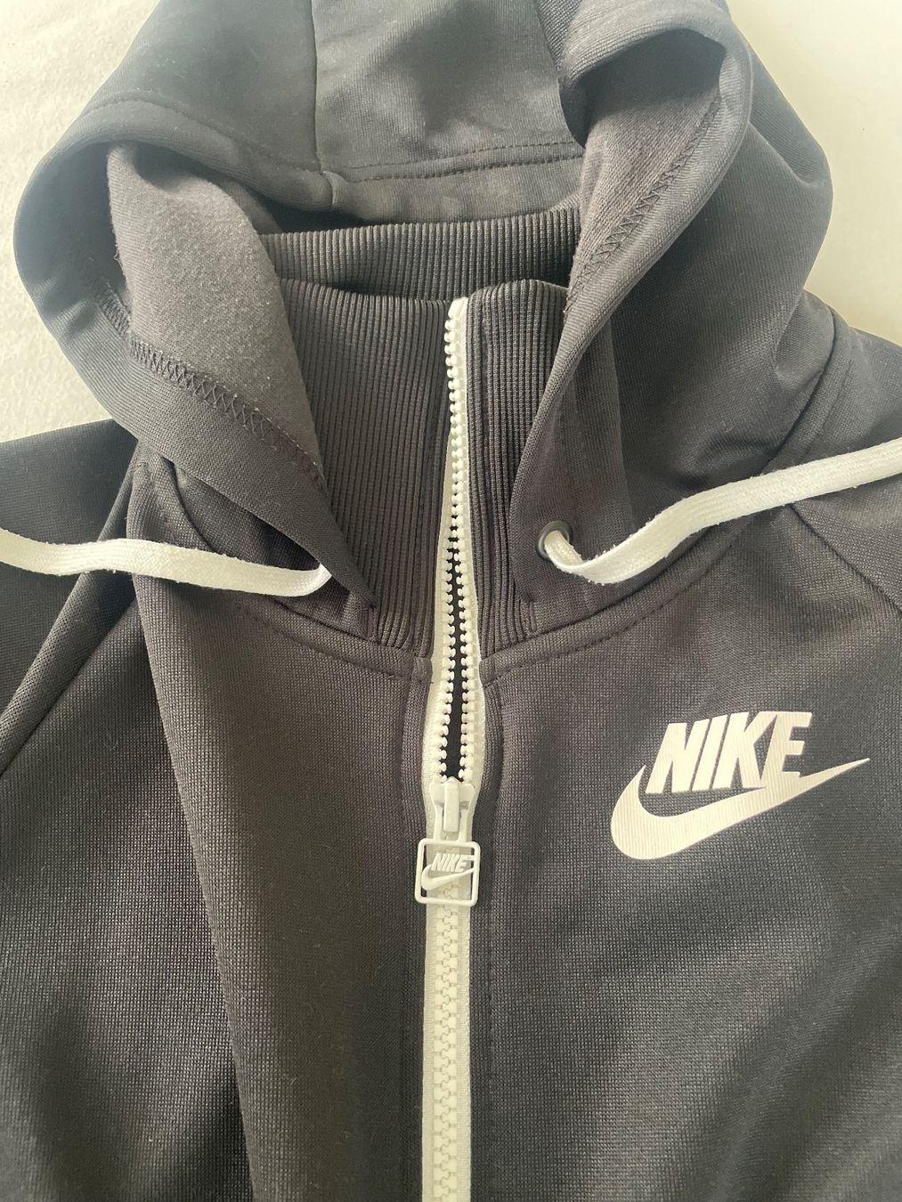 Nike Giacche: Trainerjacke von NIKE – Usato da Allschwil venduto da Naike06 1