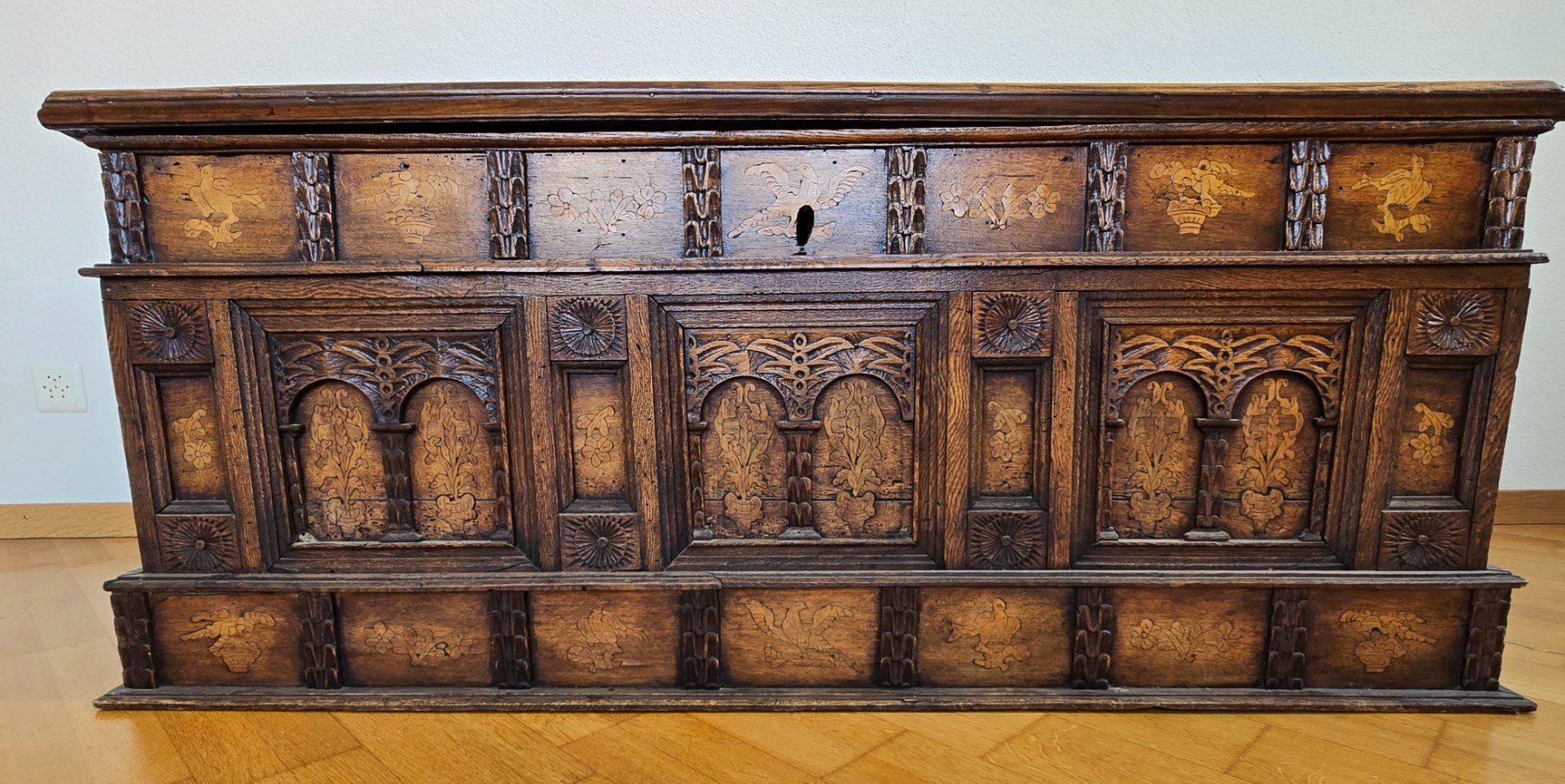 Cassapanche: Renaissance-Truhe antik – Usato da Regensdorf venduto da elj_675x