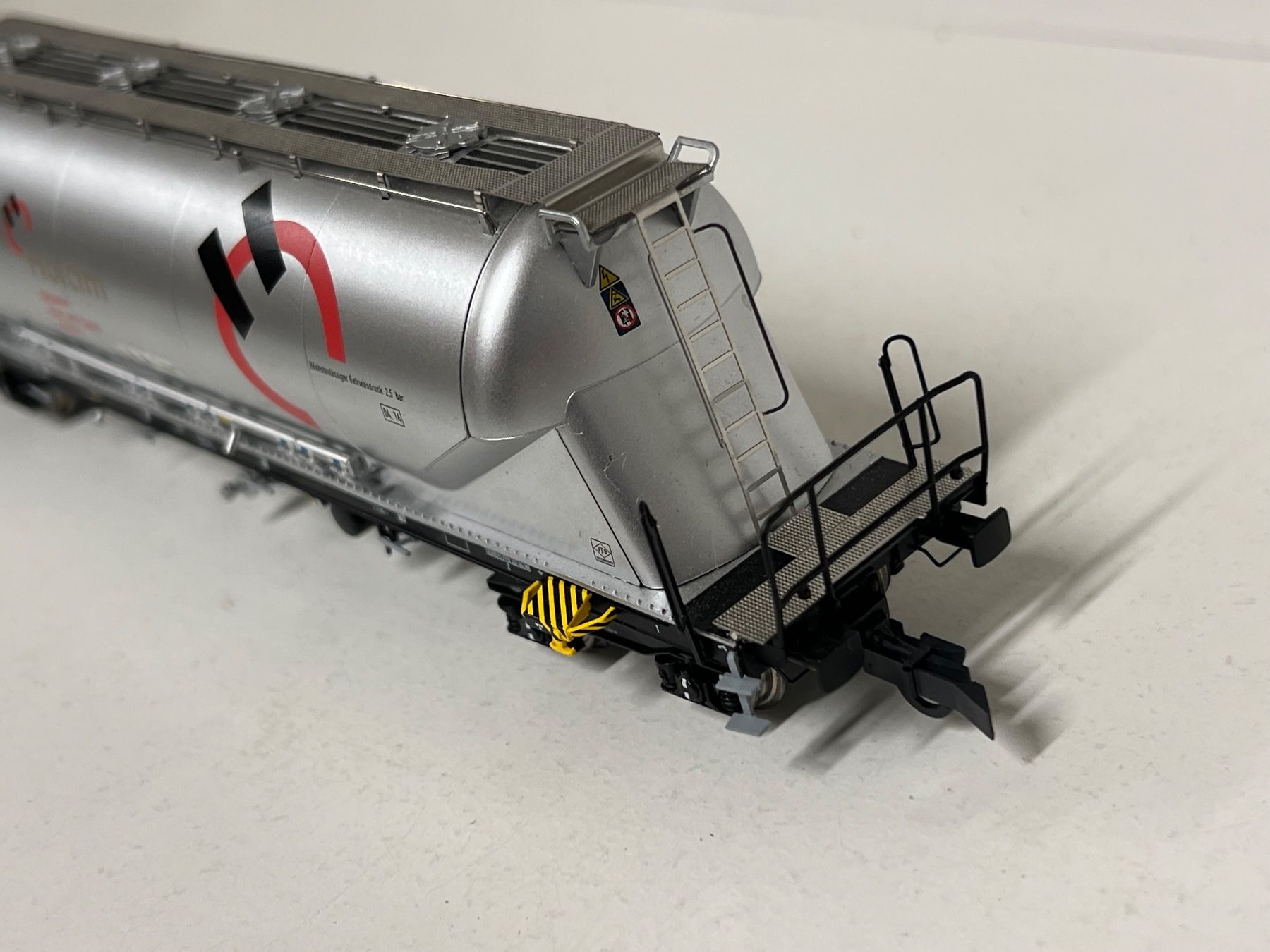 NME Modellini di ferrovie: NME Holcim VTG SBB CFF H0 DC – Usato da Geroldswil venduto da TopTrain54 4