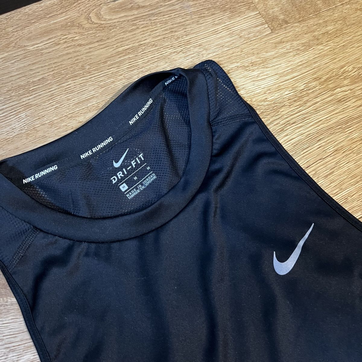 Nike Top: Nike Dry Fit Running Top – Nuovo (secondo la descrizione) da Chur venduto da noe_mh8b 1