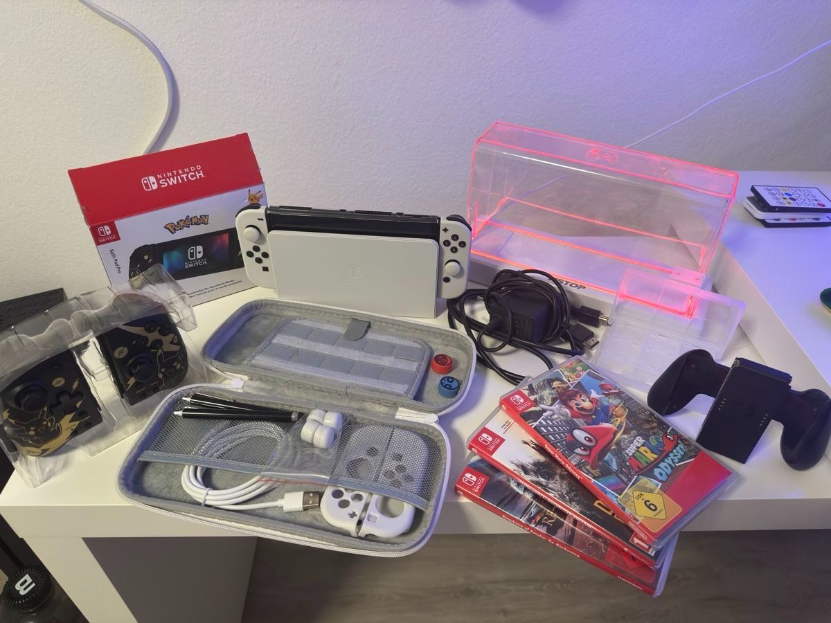 Nintendo Consoles: Nintendo Switch OLED mit Zubehoer – Neuf (Voir description) à Regensdorf par Joao_ 2