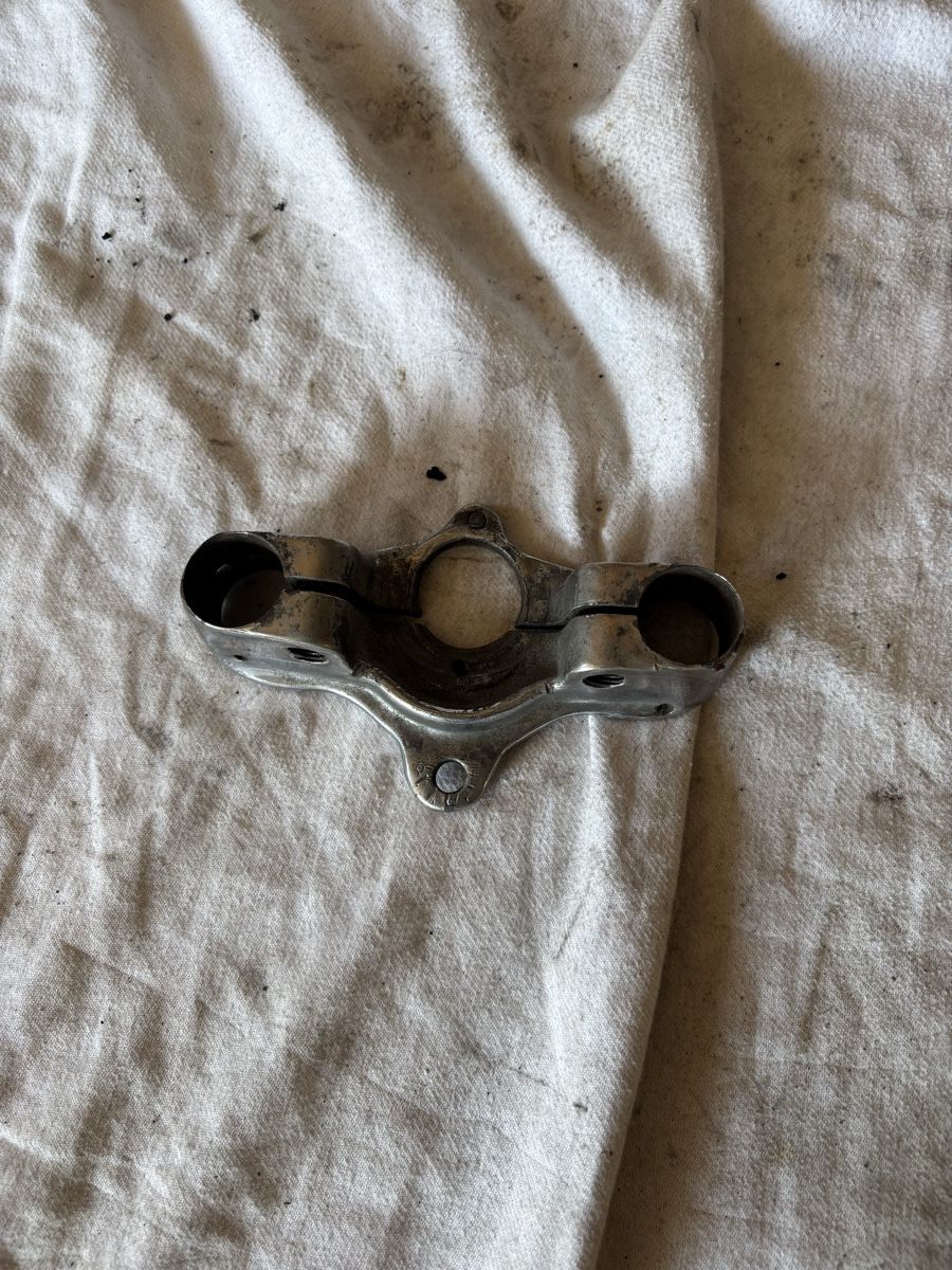Harley-Davidson Alle Motorradersatzteile: Harley Davidson Gabelbrücke Springer – Gebraucht aus Schötz von Harley35 1