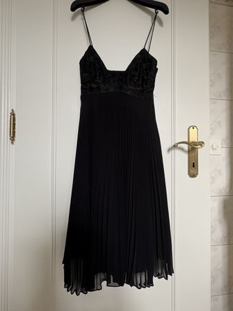 Elegantes, schwarzes Kleid mit Spitze, Gr. S - Neuwertig!