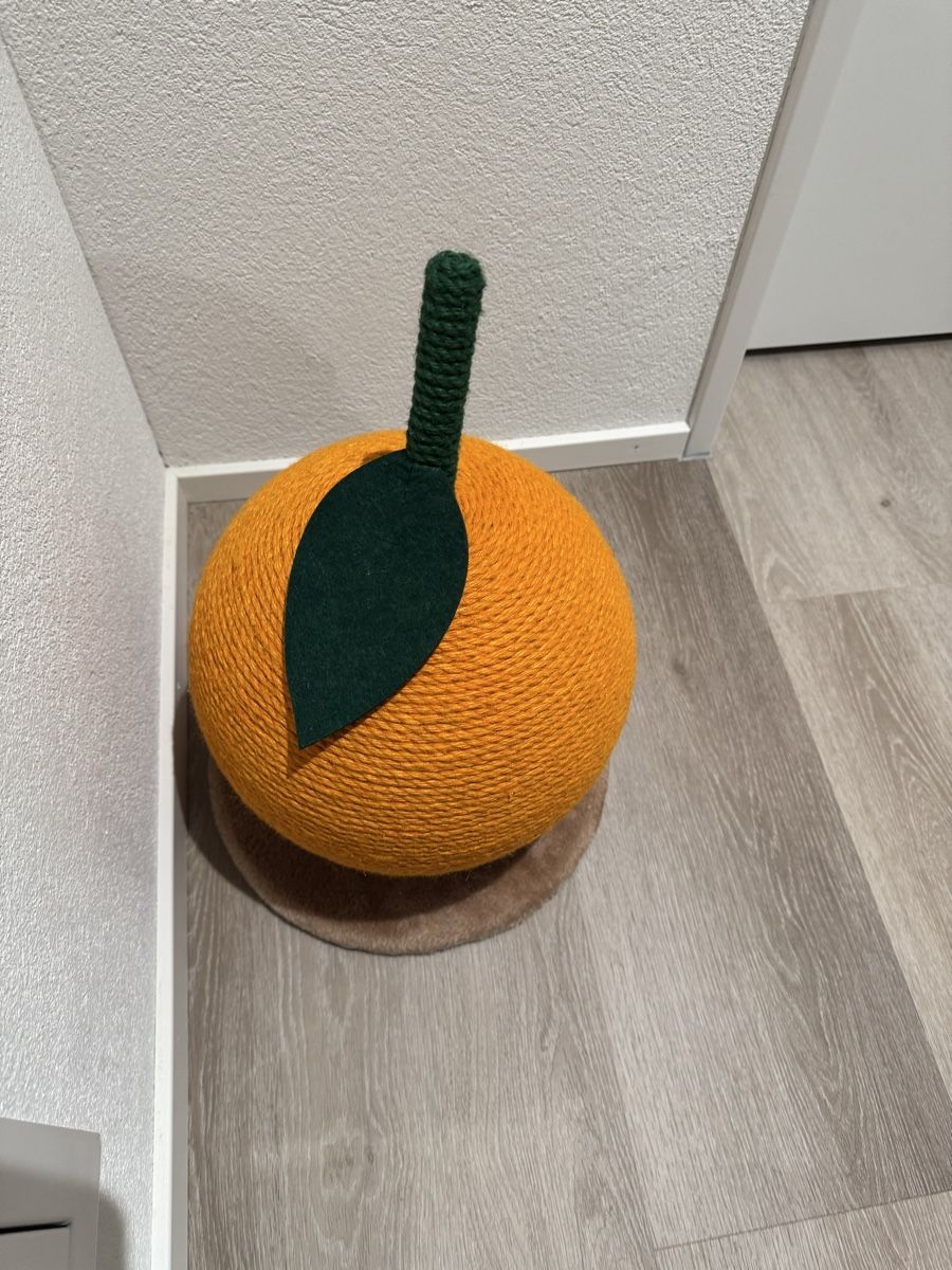 Tiragraffi: Origineller Katzen-Kratzbaum in Orangenform – Nuovo (secondo la descrizione) da Balsthal venduto da fat_j2y7 1