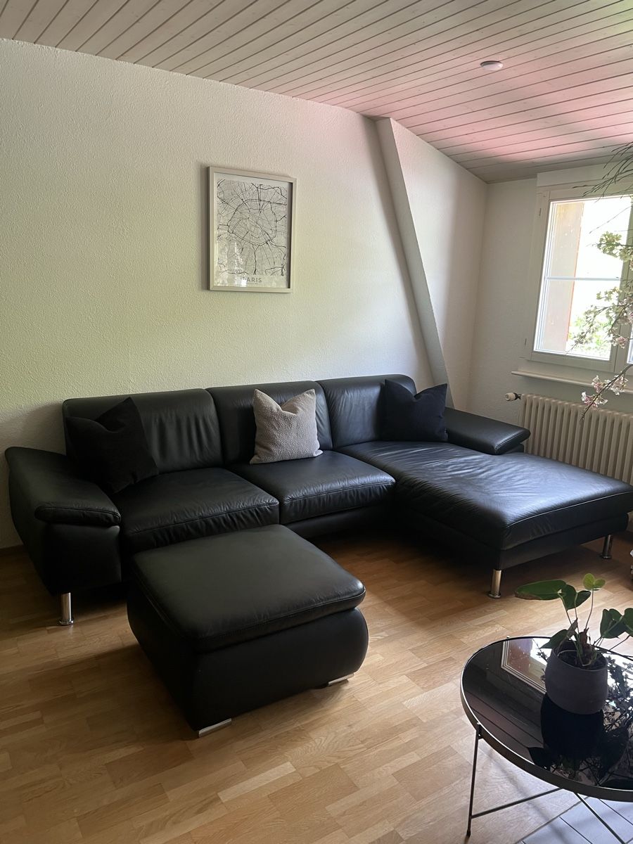 Divani: Echtleder-Ecksofa schwarz mit Ledersitzhocker – Usato da Thalwil venduto da car_zk6b 2