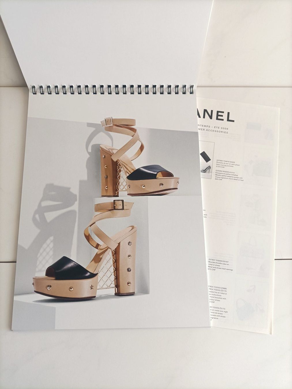 Libri: Catalogue Brochure Chanel Précollection accessoire Printemps – Usato da crans montana venduto da AB3963 4