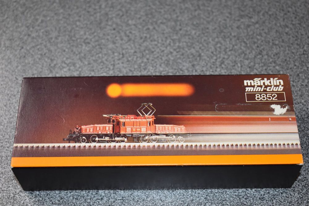 Märklin H0 - Locomotive diesel-électrique - BR 216, vieilli