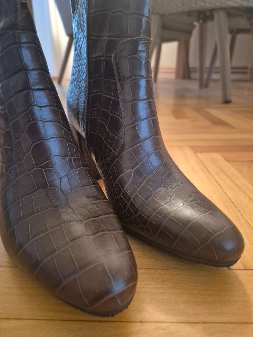 Scarpe da donna: Stiefeln Minelli Gr.38 neu – Usato da Küssnacht am rigi venduto da xxmajda 2