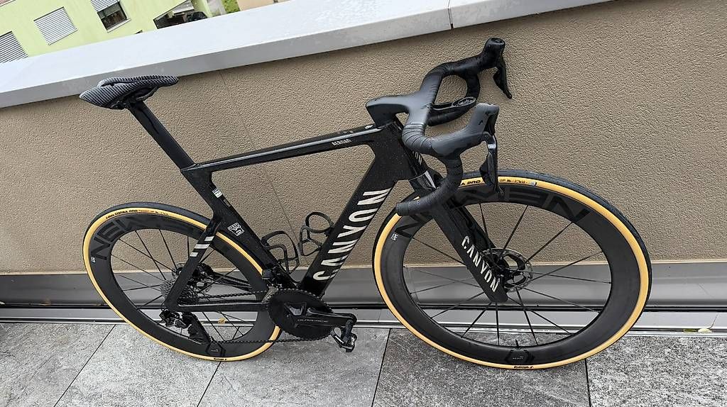 Canyon Vélos: CANYON Aeroad CFR CUSTOM - Grösse M – D'occasion à Oberkirch LU par bikemonkey 1