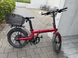Rotes E-Bike Faltvelo e-flizzer, 20 Zoll, mit Korb, top Zust