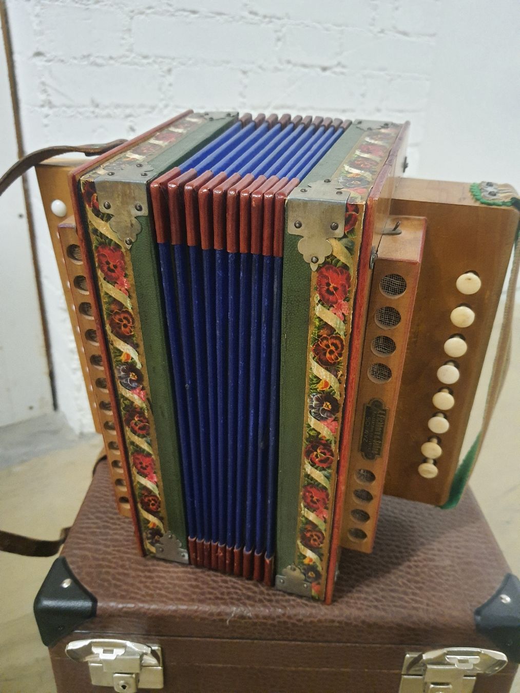 Eichhorn Instruments de musique: Eichhorn orgeli  – D'occasion à Pont-de-la-Morge par Mirabelle0 4