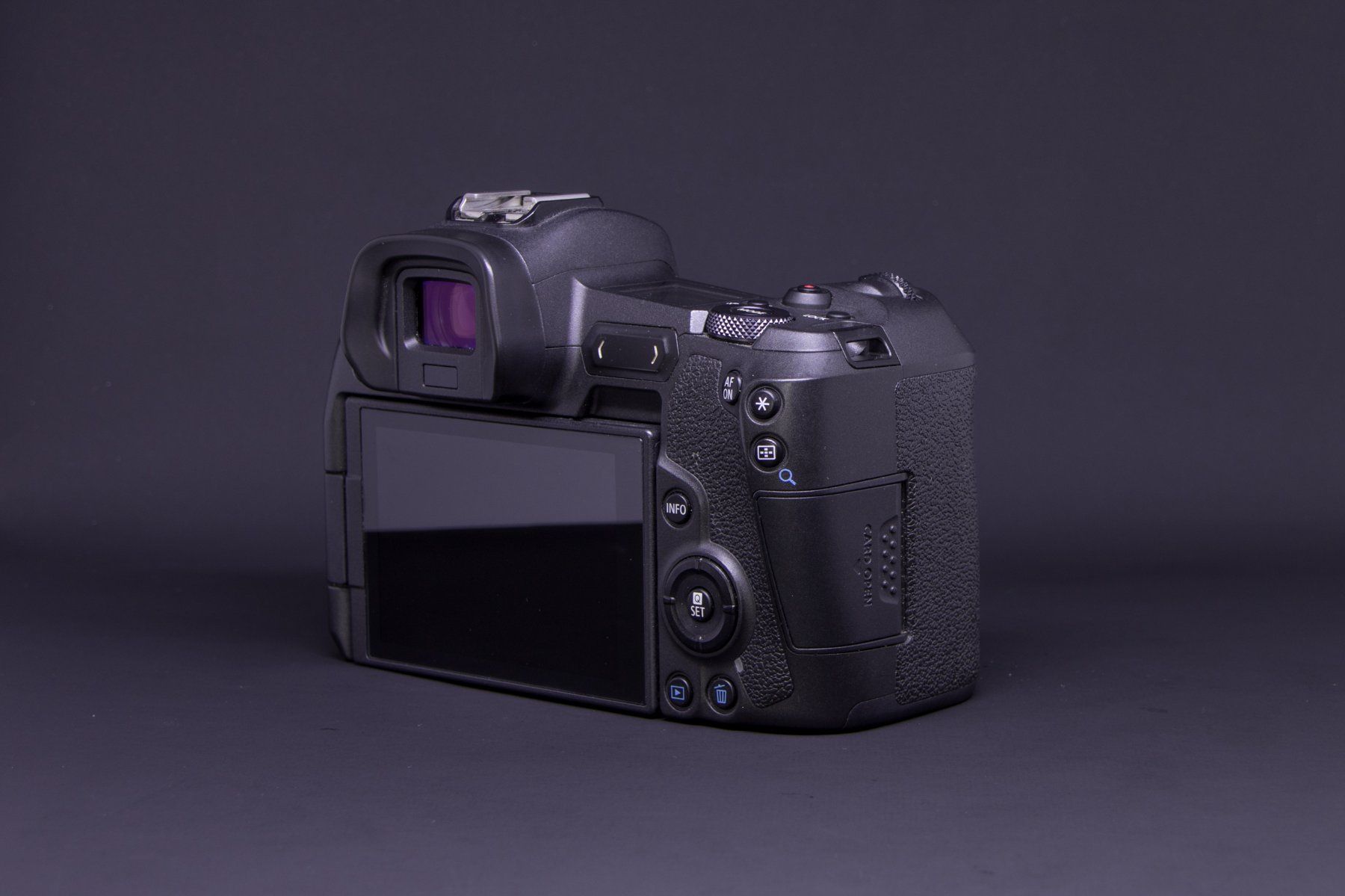 Canon Fotocamera: Canon EOS R mit SmallRig L-Bracket (Top-Zustand) – Usato da Rubigen venduto da Misterxyz 6