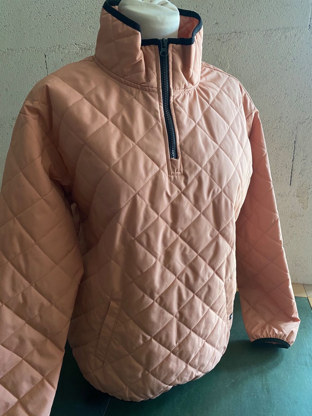 Vans Giacche: Veste Vans Femmes Taille S  -40% – Nuovo e nell'imballaggio originale da Orbe venduto da D-stockFactory-Orbe