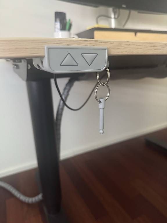Schreibtische: Electrical ikea desk bekant – Gebraucht aus Meilen von con_cla 2