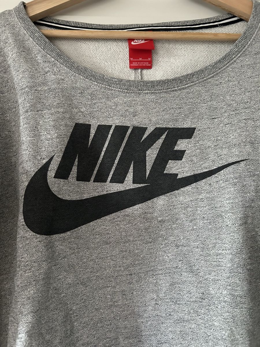 Nike Maglioni & Felpe: Nike Damen Pullover grau mit Streifen Grösse M – Usato da Frauenfeld venduto da jae_vs6j 2