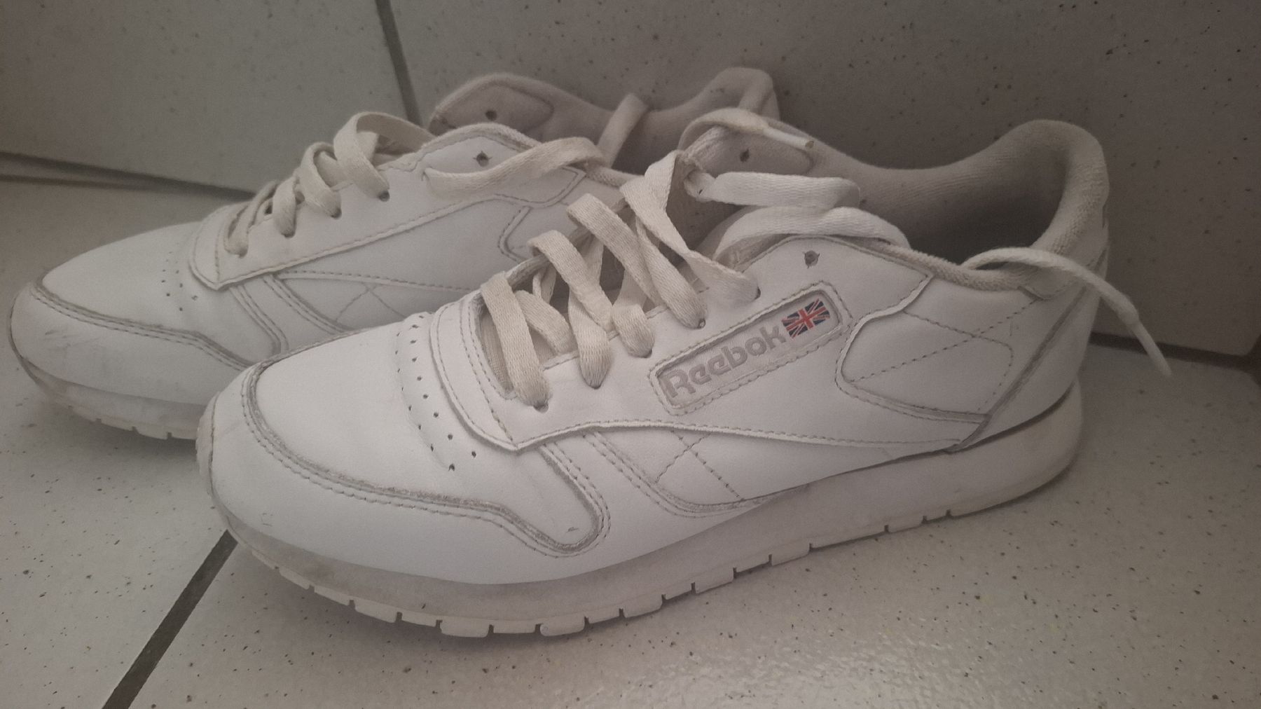 Reebok Scarpe da donna: Reebook Schuhe 38 – Usato da Wäldi venduto da Fergiu 2