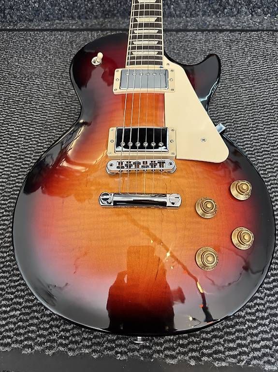 Strumenti musicali: Gibson Exclusive Les Paul Studio Figured Tri Burst  – Usato da Morges venduto da GvnMusic 2