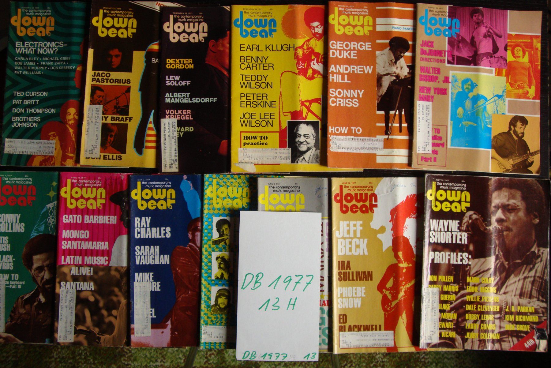 Revues & Magazines: DOWN BEAT JAZZ MAGAZIN 1977  - ein Bündel Hefte – D'occasion à Bern par carola31