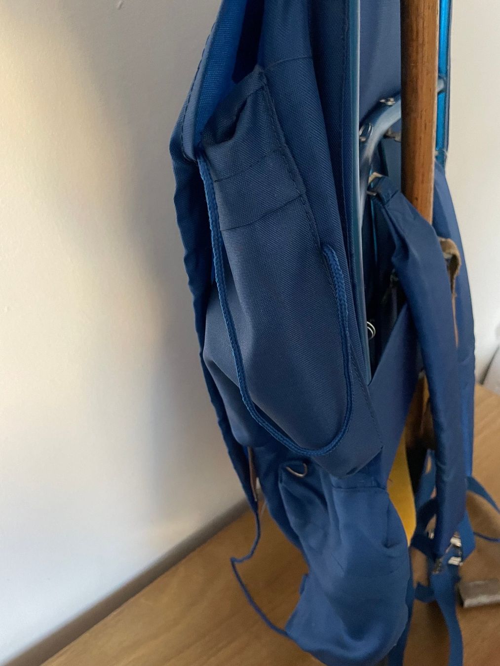 Kletterausrüstungen: Bergsteiger-Rucksack mit Tragegestell und Holz-Eispickel – Gebraucht aus Münchenbuchsee von hamama18 8