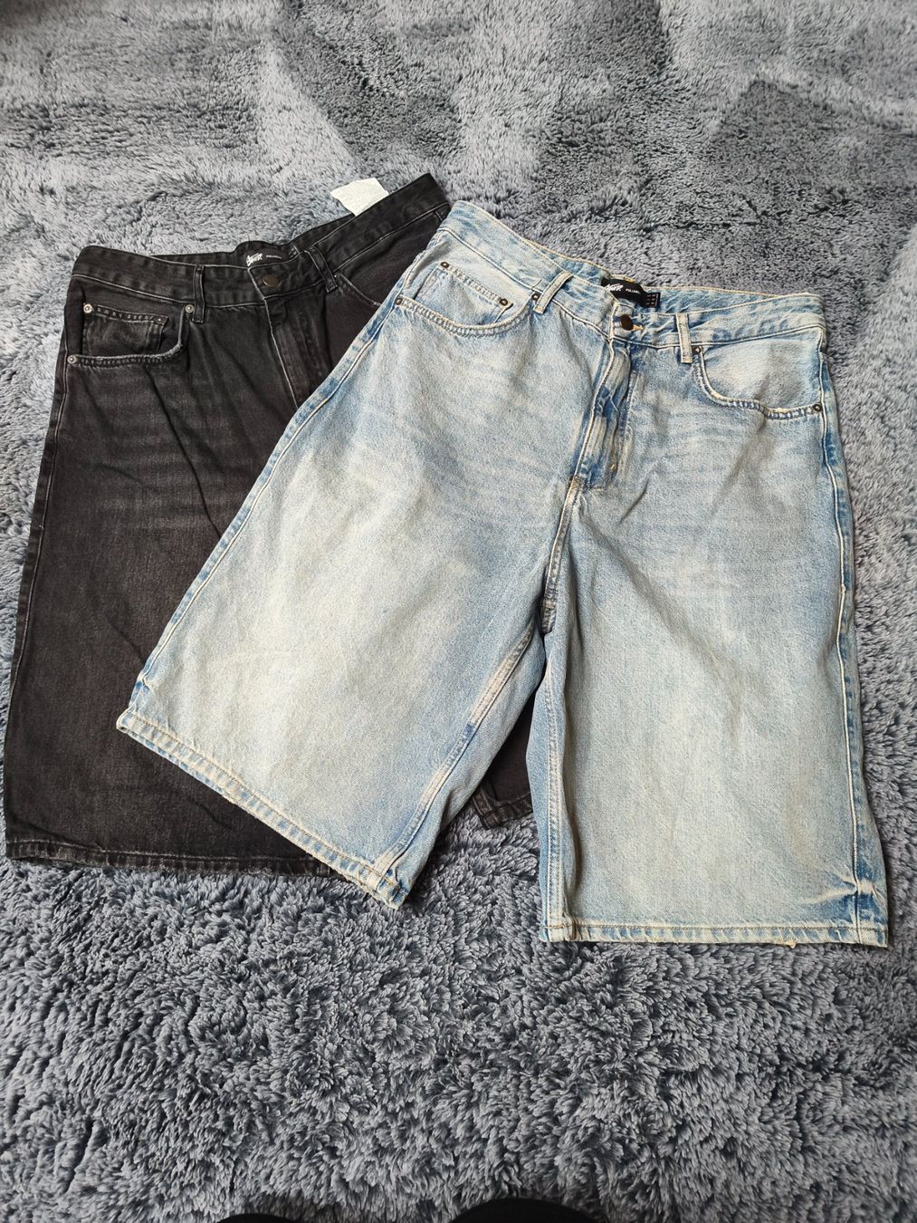 Pull&Bear Jeans: Herren Jeans kurze Hosen PULL&BEAR Gr.42 schwarz +hellblau – Nuovo (secondo la descrizione) da Uster venduto da zebralino