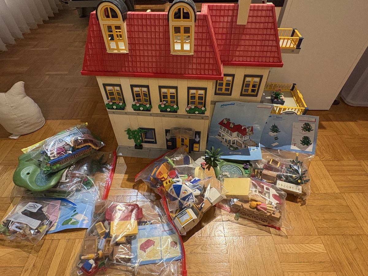 Playmobil Casette per bambini: Playmobil Einfamilienhaus mit 2 Etage  – Usato da Einsiedeln venduto da 12Carina01 4
