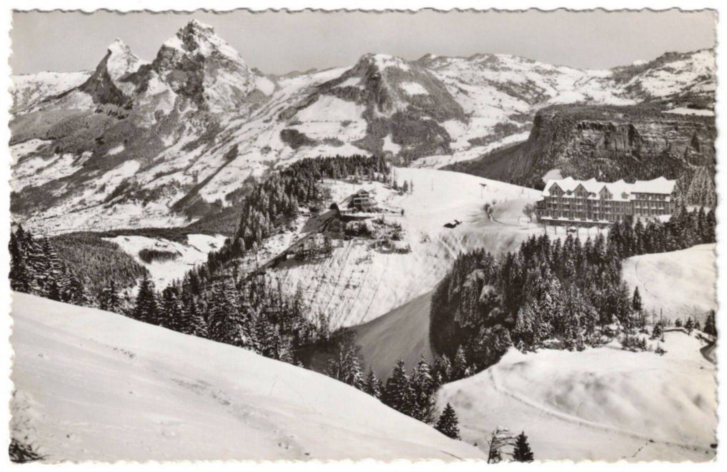 Cartoline postali: Stoos mit Mythen +  Standseilbahn – Usato da Binningen venduto da Mountainrider