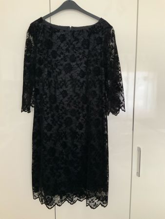 Vera Mont Samt Kleid schwarz mit Spitze Grösse 44 neuwertig