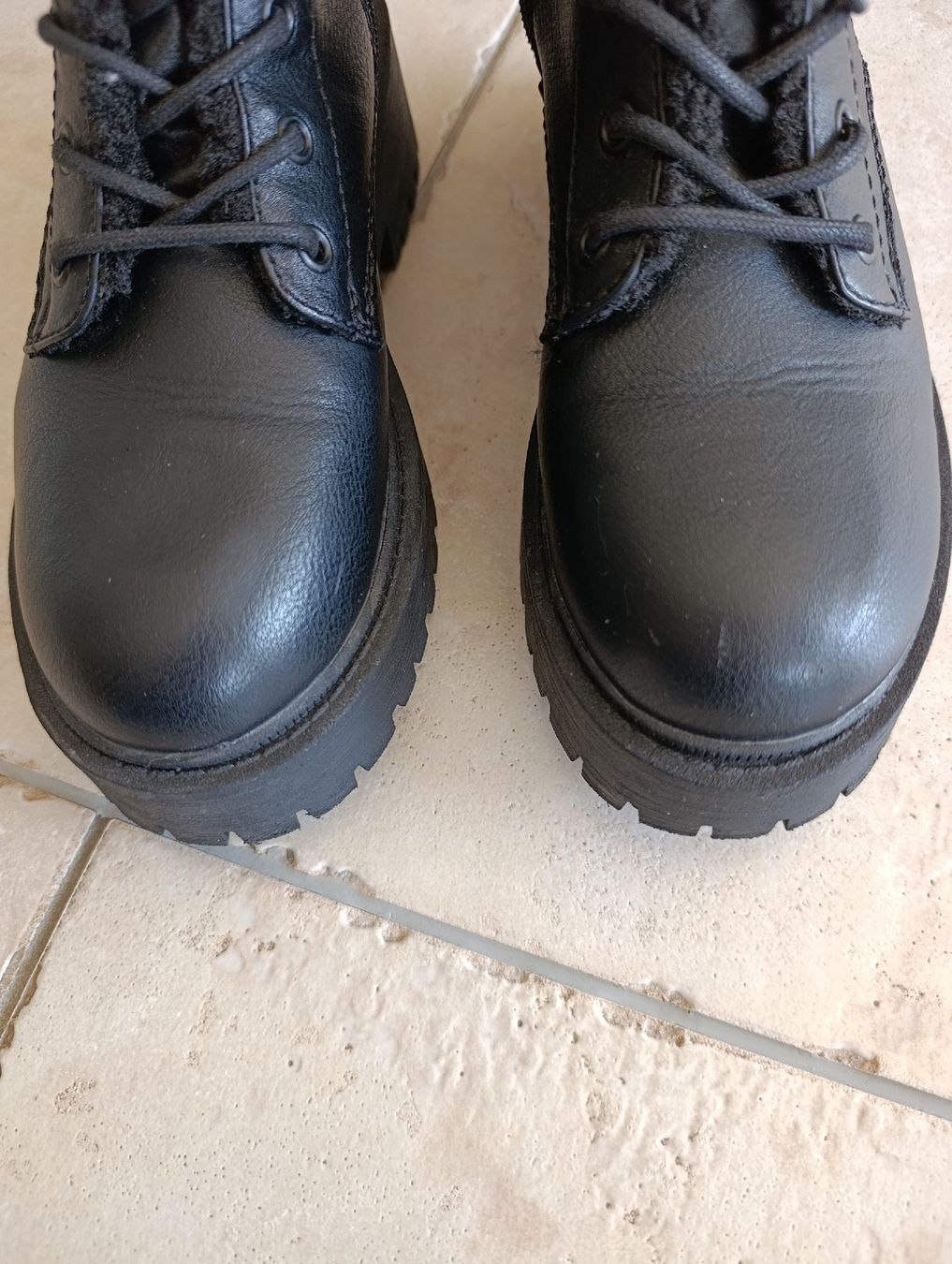 Dosenbach Scarpe da donna: BOTTINES CATWALK NOIR FOURRÉES 38 – Usato da Sierre venduto da shirley04 6